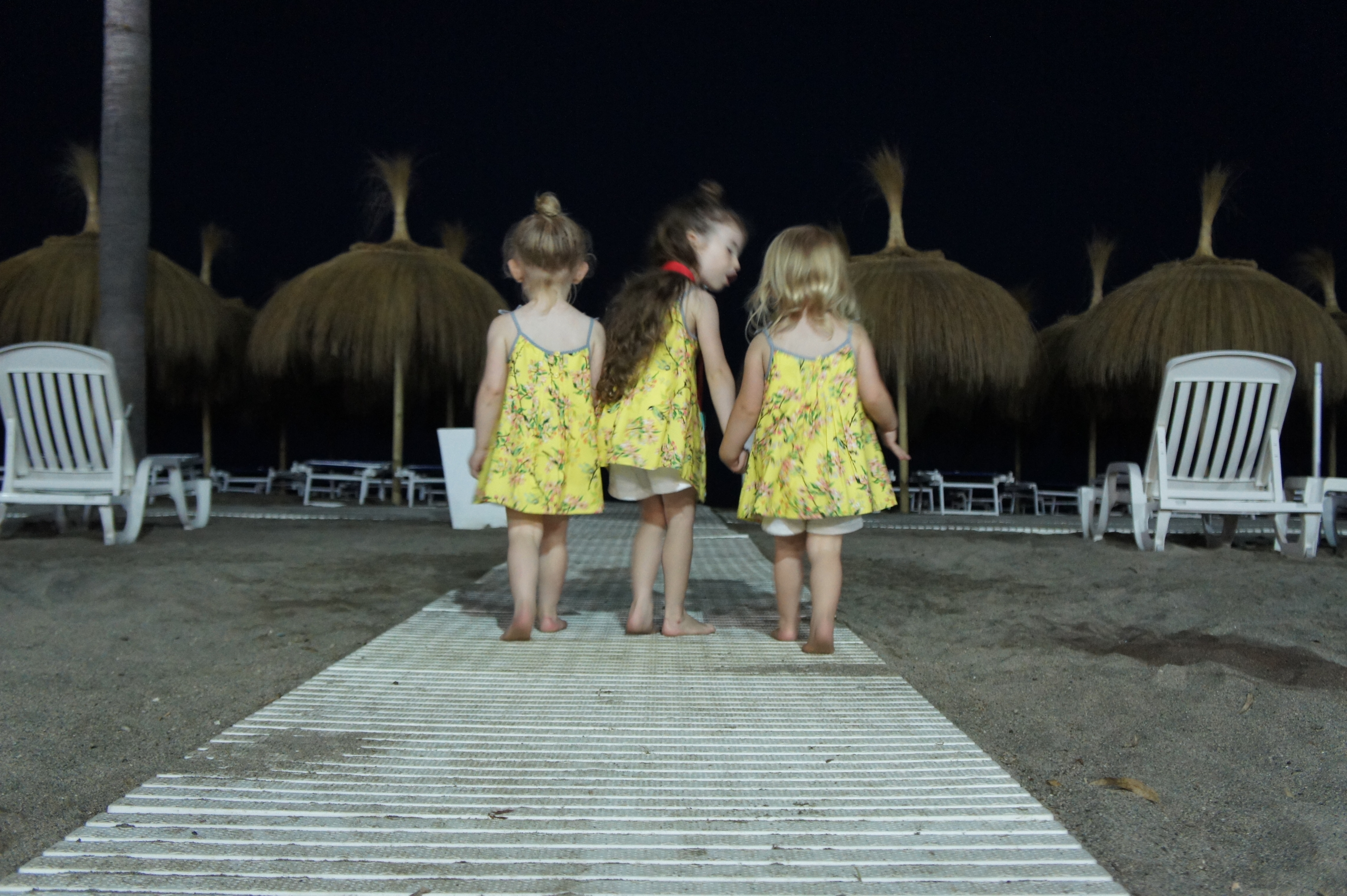 Wannabe Twins – The Ordinary Moments